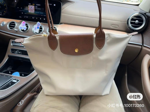 纸张白大号，代购级别珑骧秒杀 ‼️
原价💰299 现在半价198包邮 ‼️ 商品图5