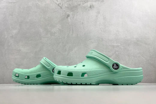 618特价168包邮🉐️送配饰
原装 Crocs Classic Clog 卡洛驰 商品图4