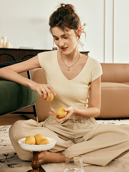 OLrain欧芮儿法式背心针织衫女夏季2023新款气质修身显瘦v领上衣 商品图0