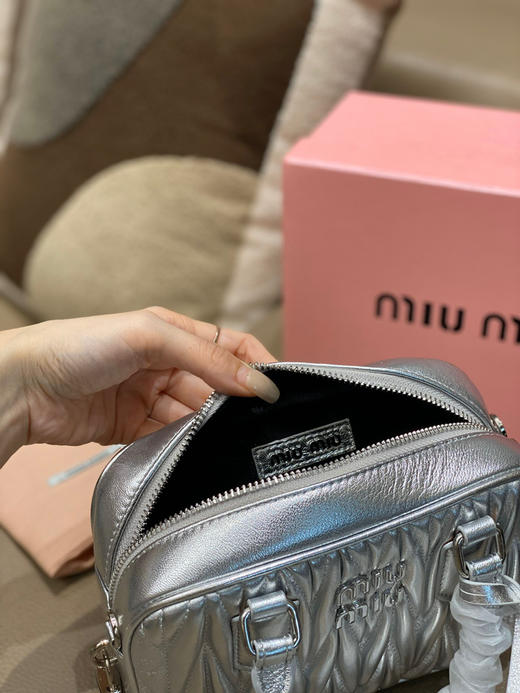 299包邮🉐️
升级品质出 〰️
Miu保龄球包 商品图6