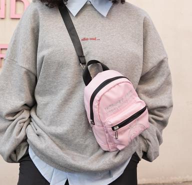 银座匠心X美猴王 正版授权联名合作 男女挎包背包 商品图0