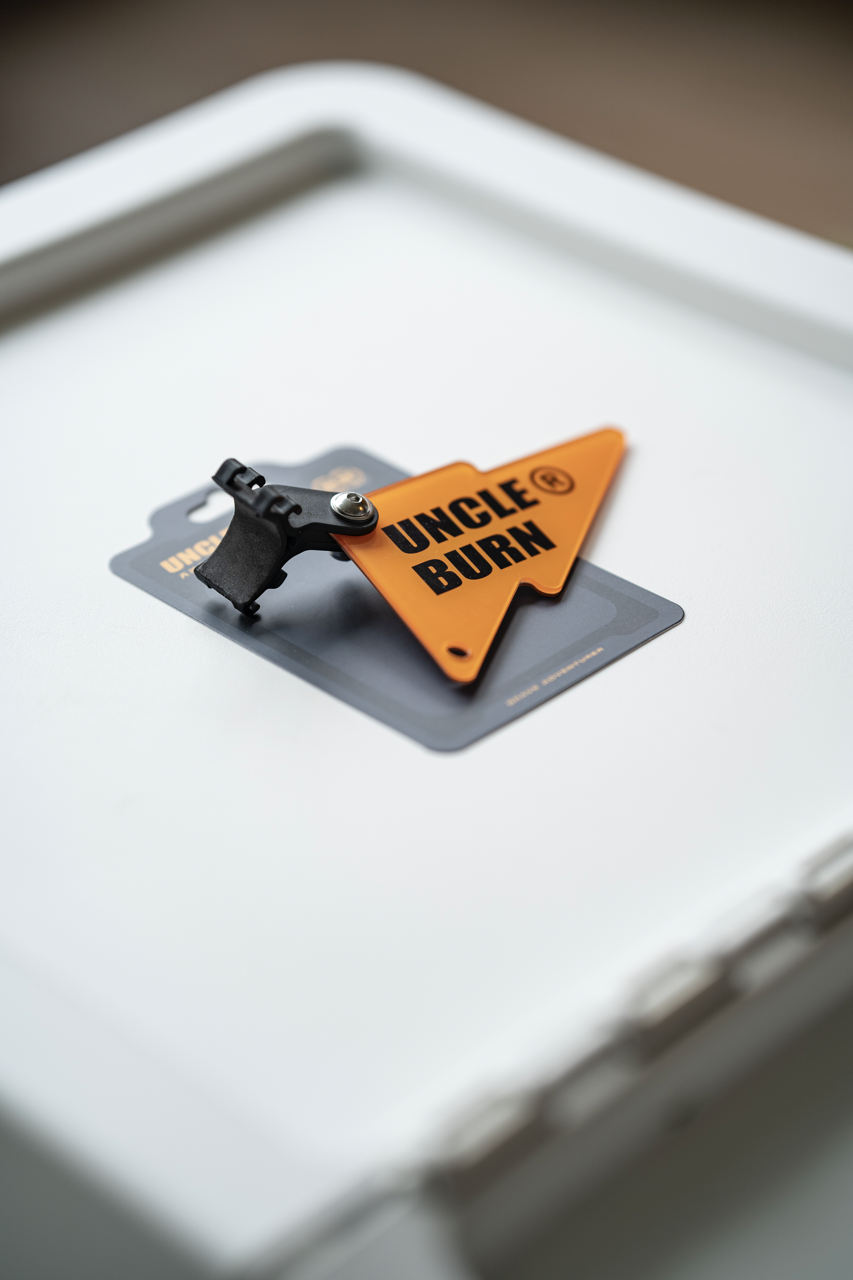 Uncle Burn 烈叔 “风驰电掣”创意车牌