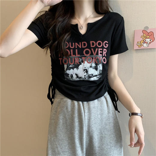 【微胖上衣女夏 韩系设计感修身显瘦遮肚短款上衣】修身显瘦、遮肚短款，再搭配上抽绳短袖，勾勒出女性曲线，要让自己更美丽动人。ry 商品图2