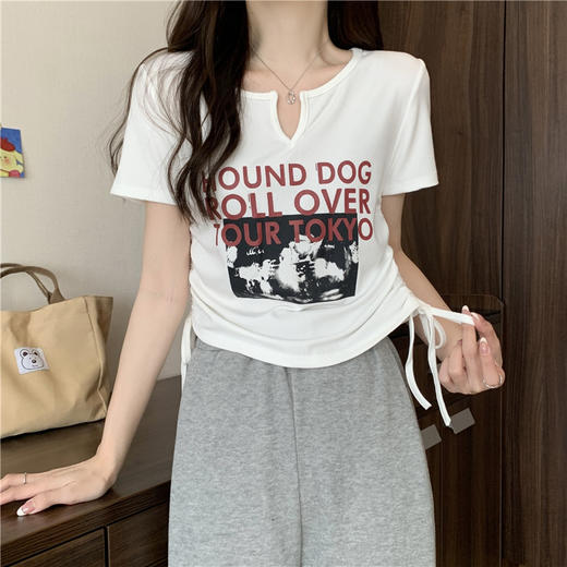 【微胖上衣女夏 韩系设计感修身显瘦遮肚短款上衣】修身显瘦、遮肚短款，再搭配上抽绳短袖，勾勒出女性曲线，要让自己更美丽动人。ry 商品图7