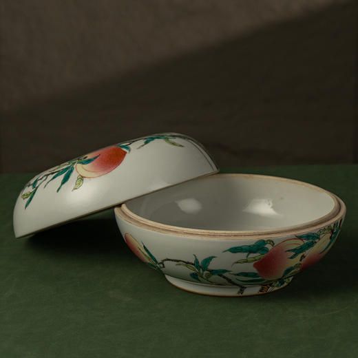 清 粉彩福寿纹圆形盖盒 商品图3