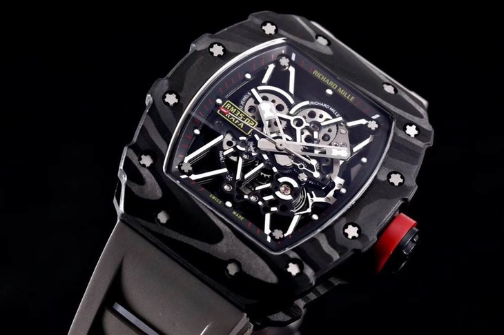 kv厂理查德米尔RM035碳纤维系列表款-最“豪”的奢侈腕表