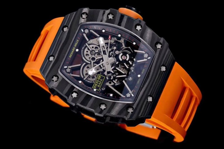 kv厂理查德米尔RM035碳纤维系列表款-最“豪”的奢侈腕表