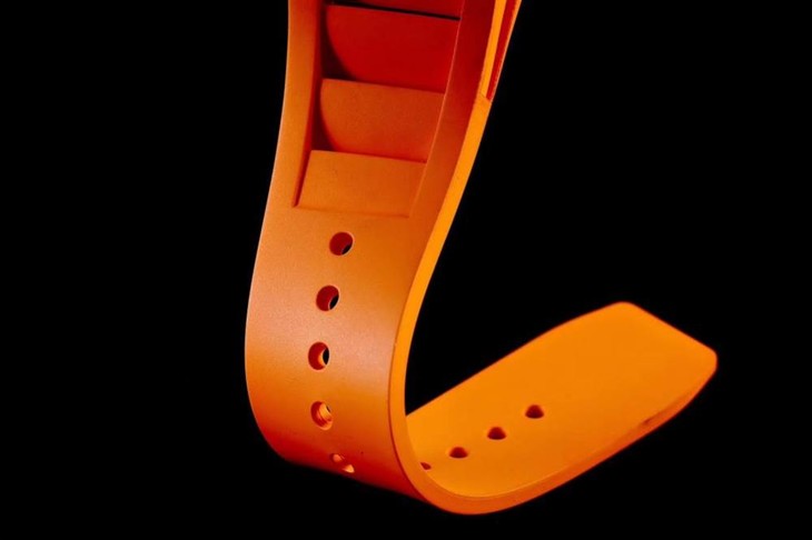 kv厂理查德米尔RM035碳纤维系列表款-最“豪”的奢侈腕表