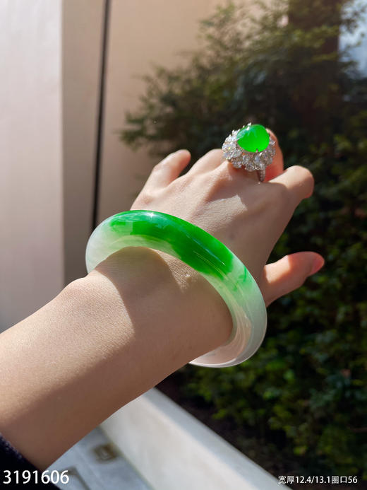 冰艳绿圆镯【3191606】圈口56.0～具体价格微信咨询 商品图3