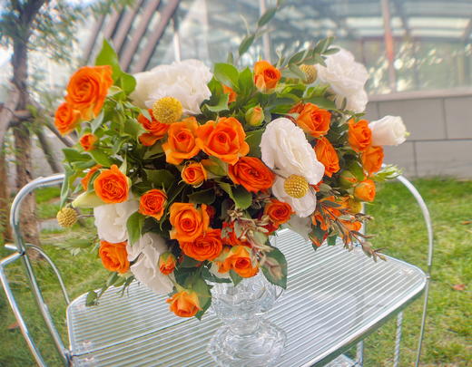 【落日与鲸】橙色芭比多头玫瑰5 白色洋桔梗8-10朵 黄金球5支 细尤加利叶1 商品图1