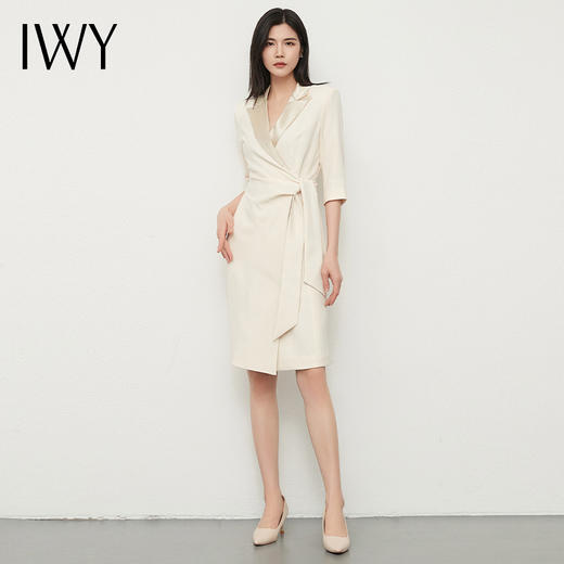 IWY/小香风缎面连衣裙七分袖新款西装领主持人上镜装杏色服装艺考231078Q1 商品图1