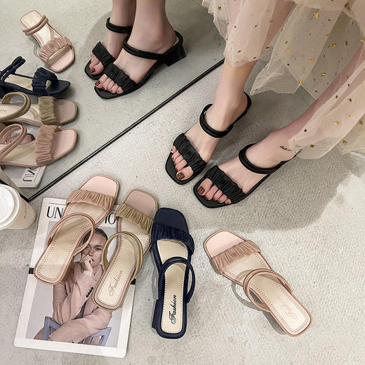 轻盈如风，裹足不紧。凉鞋女仙女风，夏季必备。时尚百搭，出坡跟凉拖鞋外两用，穿着让您女人味十足！ 商品图2