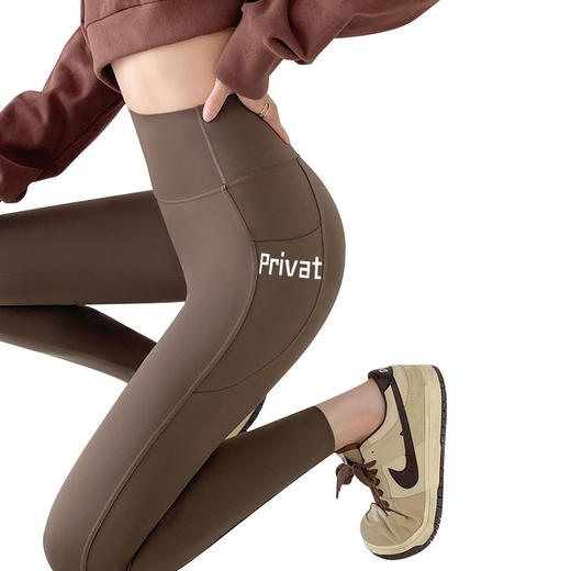 【超值2件装】高腰显瘦，运动健身必备！鲨鱼裤女外穿，薄款透气，春秋通用。侧口袋设计，方便收纳小物品。瑜伽裤的舒适度和芭比裤的时尚感完美结合，让你在运动中更加自信美丽！ 商品图4