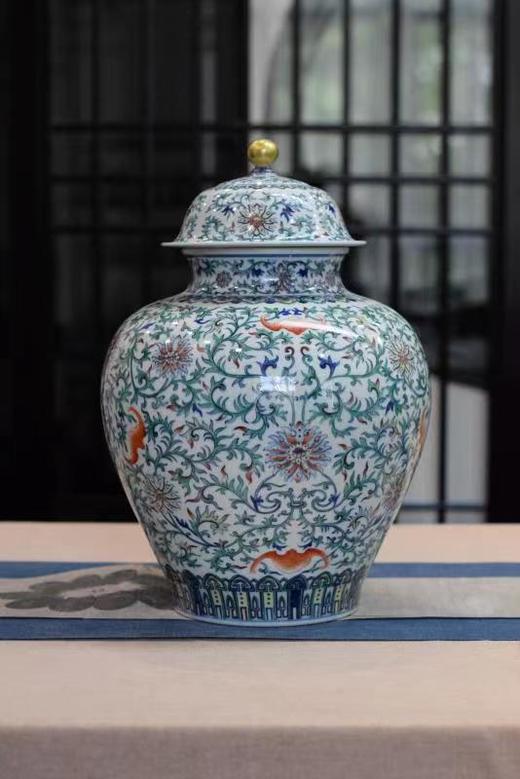 斗彩缠枝莲福纹将军罐 商品图0