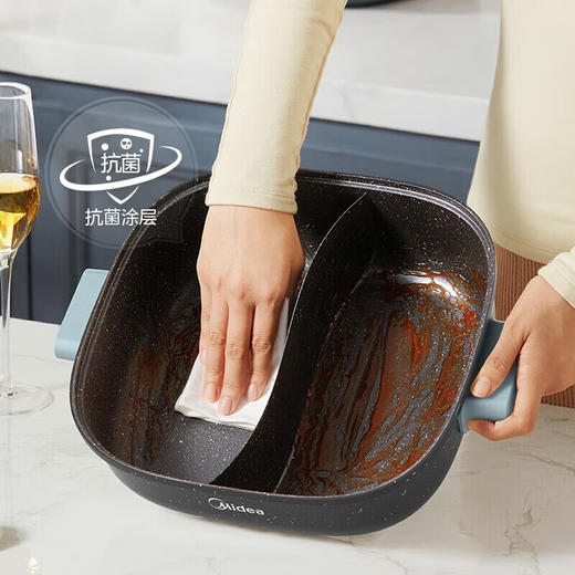 美的（Midea）电火锅 鸳鸯锅 电煮锅电炒锅 火锅专用锅 家用电锅 多功能火锅锅多用途锅分体电热锅 6升大容量不粘锅MC-HGS303003 商品图1