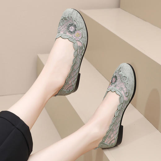 DD-夏新款布鞋女网鞋透气网面中老年平底舒适妈妈鞋 商品图1