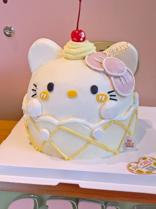KT猫立体裱花蛋糕 商品图1