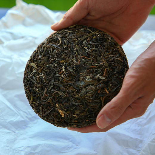 黑糖 2022春 纯料普洱生茶 200g 古法石磨压饼 商品图4