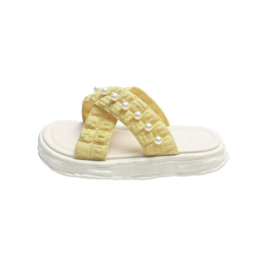 夏日仙女凉拖，珍珠镶嵌，细腻温润。松糕底厚实，走在海边小路上，白浪轻拍，思绪飘散。恍若天上之仙，步履轻盈，清风徐来！ 商品图4