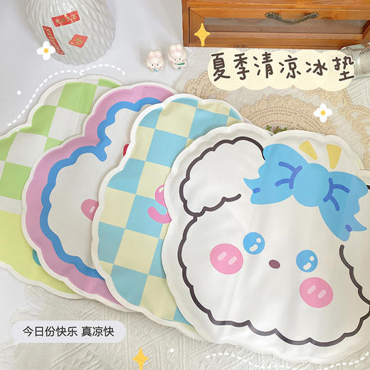 黛唯梵【午睡必备神器，助你一夏清凉】夏季！凝胶冰垫+卡通异形，轻松度过酷暑。可爱造型逗趣童心，宠物汽车必选。 商品图1