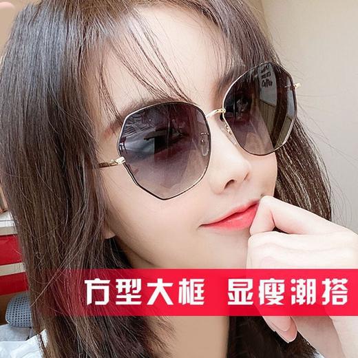 新款女士墨镜，别样魅力，街头必备。ins网红同款，时尚指南，引领潮流。偏光太阳镜，护眼神器，舒适无压力。快手韩版设计，个性十足，让你成为万众瞩目的焦点 商品图0