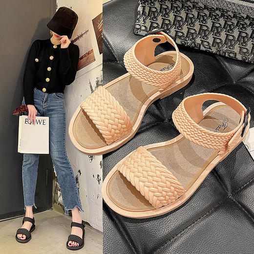 夏季必备，新款网红ins潮罗马凉鞋平底，清新透气的PVC外穿设计，潮流韩版纯色休闲风格，让你在沙滩上享受时尚与舒适并存的夏日时光；漫步时更加自信靓丽！ 商品图0