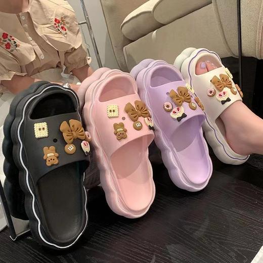 新款云朵拖鞋女，厚底设计，穿着舒适，防滑耐磨，室内外通用。DIY个性设计，让你变得可爱又时尚！ 商品图1