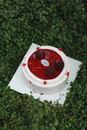 杨梅荔枝酸奶油蛋糕