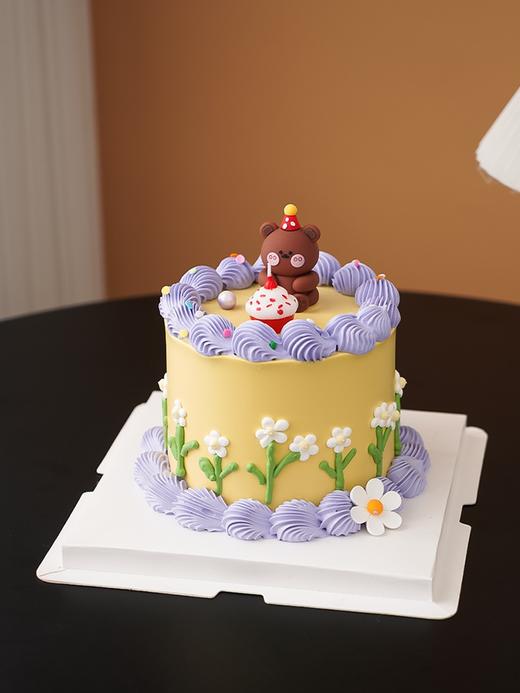 白色手绘小花可爱小熊吹红色蛋糕 商品图1