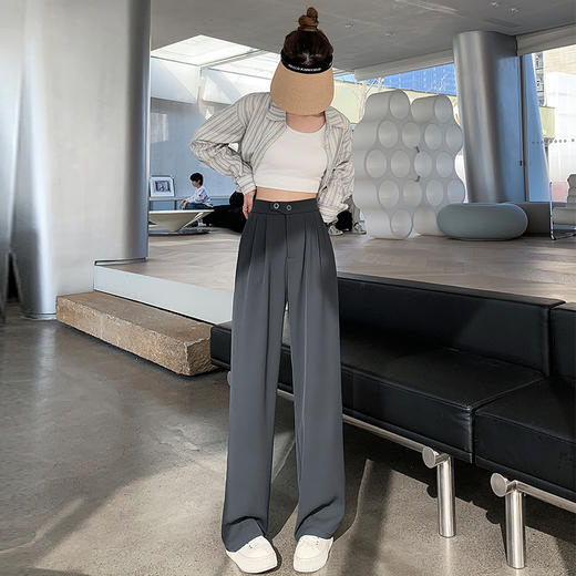 时尚女性必备，春夏新款双扣高腰垂感休闲西装裤，配以窄版阔腿设计，展现迷人曲线。轻盈薄款，自带气质，拖地薄款直筒裤子女，舒适透气，非常适合各种场合穿着！ 商品图3