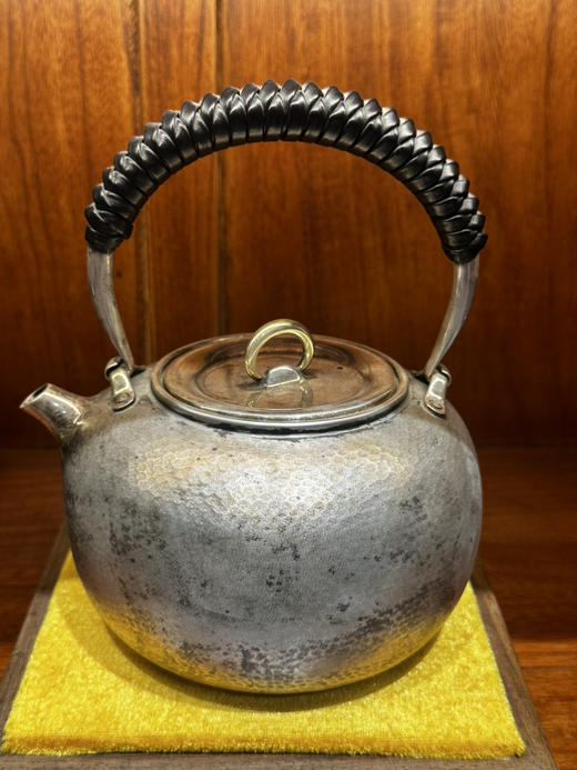 32000池田荣山云波纹银壶 商品图2