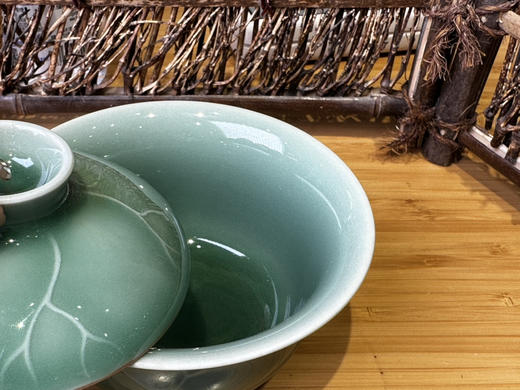 十里荷香青釉盖碗 商品图3