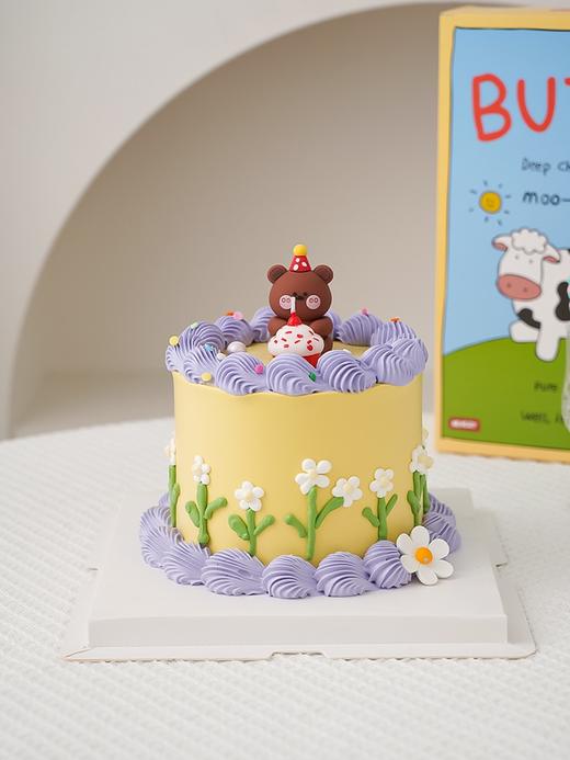 白色手绘小花可爱小熊吹红色蛋糕 商品图0