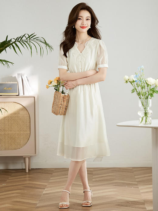 【专属特价】熙世界超仙天丝连衣裙女夏装新款温柔浪漫蕾丝花边v领法式仙女裙 商品图0