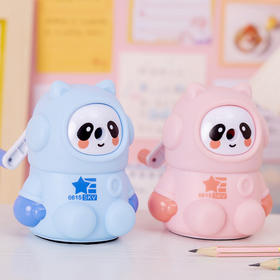 【卡通冰熊猫卷笔刀学生文具用品】手摇削笔器儿童礼物单孔转笔刀，手摇削笔器，轻松修削铅芯。卡通熊猫造型，逗趣可爱，为孩子们的学习生活增添趣味