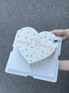 彩虹爱心 · 奶油蛋糕