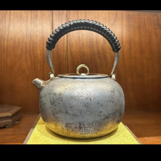 32000池田荣山云波纹银壶 商品图0