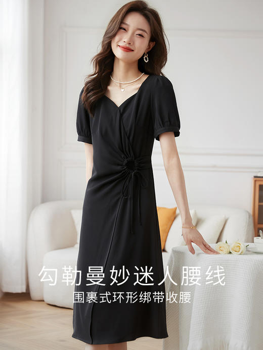 【专属特价】熙世界围裹式收腰系带连衣裙女2025夏新款显瘦中长裙赫本风小黑裙 商品图2