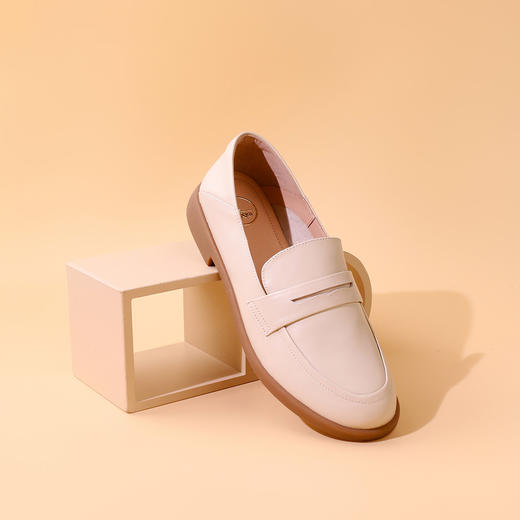 Safiya/索菲娅 2025新品英伦低跟真皮一脚蹬休闲软底乐福鞋SFD1112030 商品图2