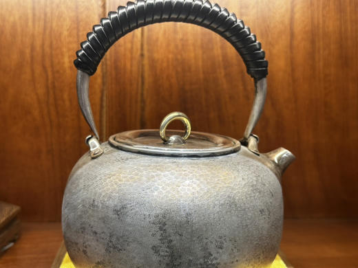 32000池田荣山云波纹银壶 商品图5