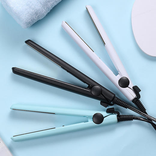 【新款家用直板夹直卷两用卷发棒】便携小巧迷你小夹板直发卷发器，纤云弄巧，飞星传恨。新款家用直板夹，电动卷发棒迷你巧便。勾魂摄魄，莫负花开时节。 商品图3