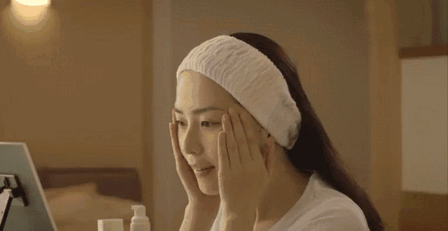 HR赫莲娜发生了什么？五件套这个价格，专柜都哭晕了，抗衰届“天花板”，修复新生！