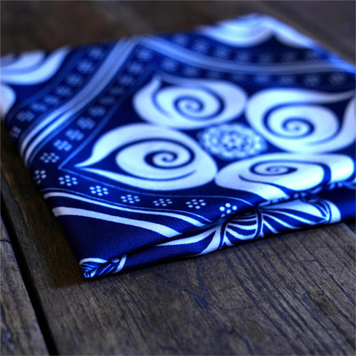 深山集市 车边真丝纹样印花方巾53*53cm 商品图2