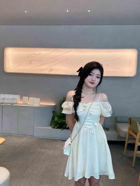 名媛千金小姐范也不过如此了吧~~