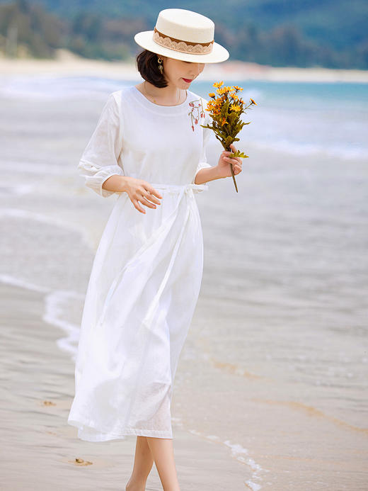 HM-S387夏季新款 白色苎麻连衣裙文艺绣花蕾丝花边灯笼袖显瘦大摆裙 商品图4