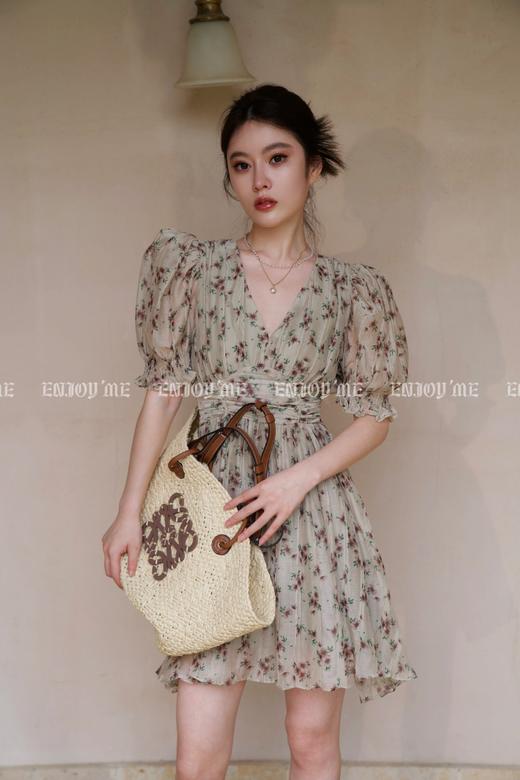 【门店同款】2023年夏季碎花褶皱连衣裙 151643599 商品图2