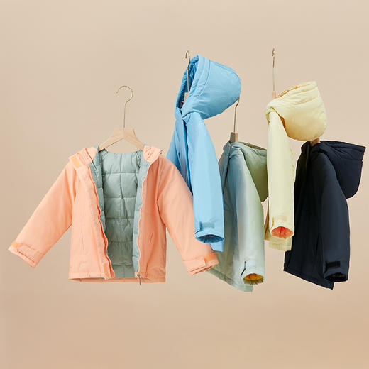 反季特卖 【依珊恋】男女儿童冲锋衣羽绒服2211+中长厚款羽绒服2218 商品图0