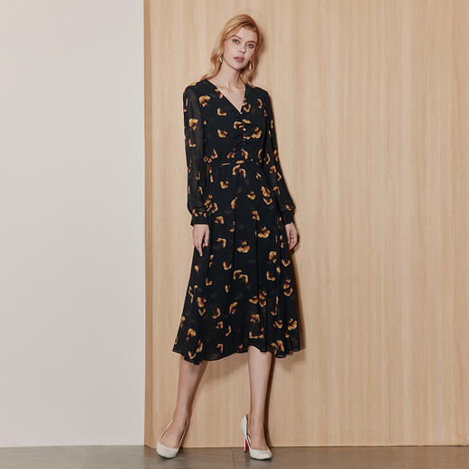 EITIE爱特爱法式高级感印花V领垂坠黑色优雅连衣裙秋季新款C2307242 商品图3