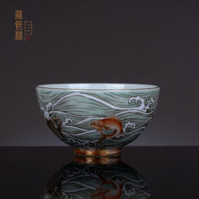 粉彩描金海水鱼乐图杯