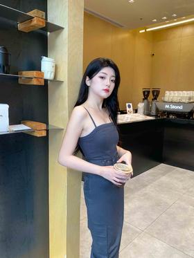 窈窕淑女的气质被这条吊带裙拿捏得死死的！！